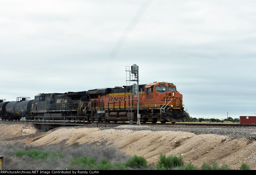 BNSF 8084 near Lubbock